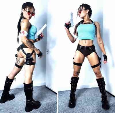 Lara croft cosplay 2