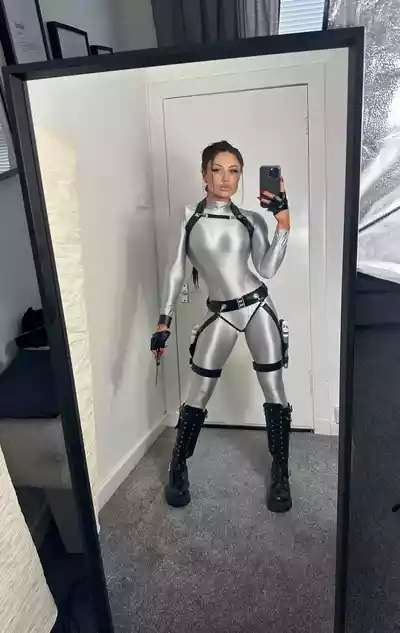 Lara croft cosplay 5